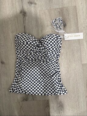 Anne Cole Navy & White Geometric Strapless Top